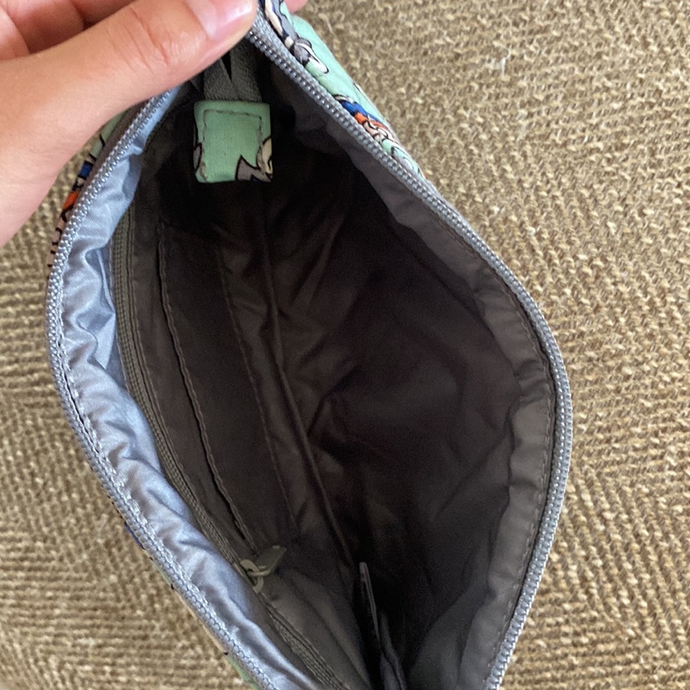 NWOT Vera Bradley wristlet - Picture 3 of 4